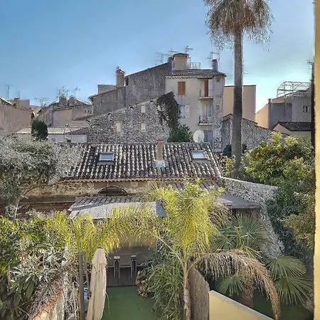 Appartement Superbe 3 Pieces Avec Jardin Dans Le Vieil Antibes