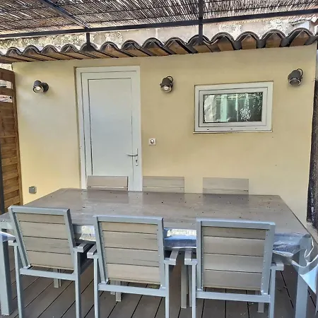 Appartement Superbe 3 Pieces Avec Jardin Dans Le Vieil *