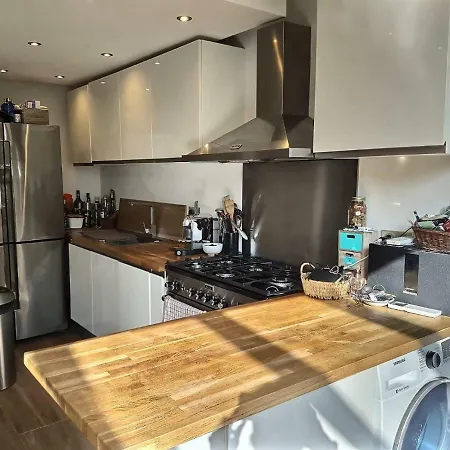 Superbe 3 Pieces Avec Jardin Dans Le Vieil Appartement *